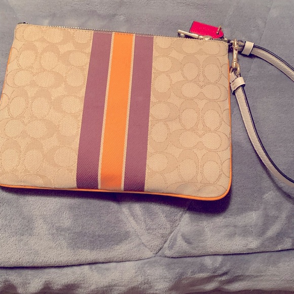 Wristlet - Picture 7 of 8